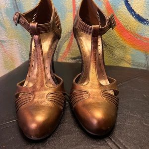 BCBG heels